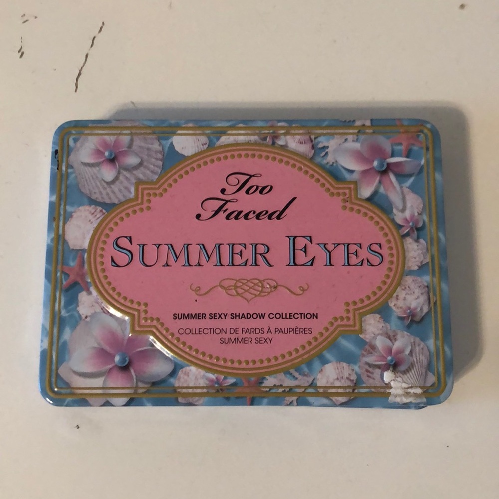 Eyeshadow palette